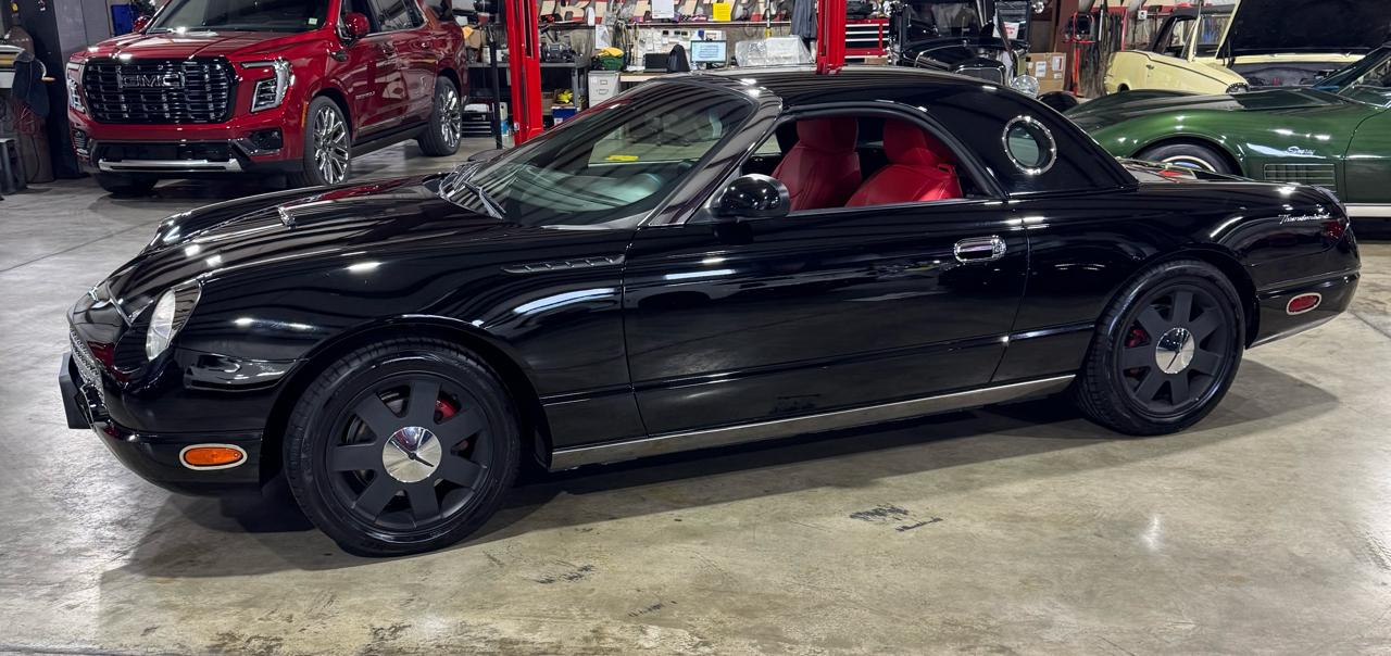 Ford Thunderbird Deluxe 2002