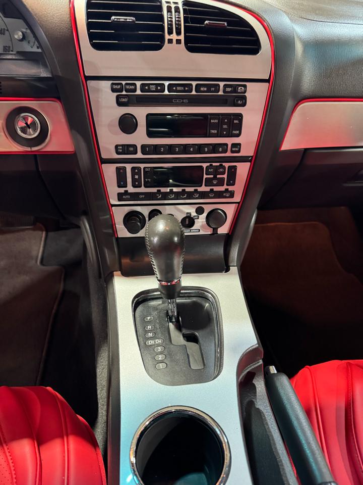 Ford Thunderbird Deluxe 2002