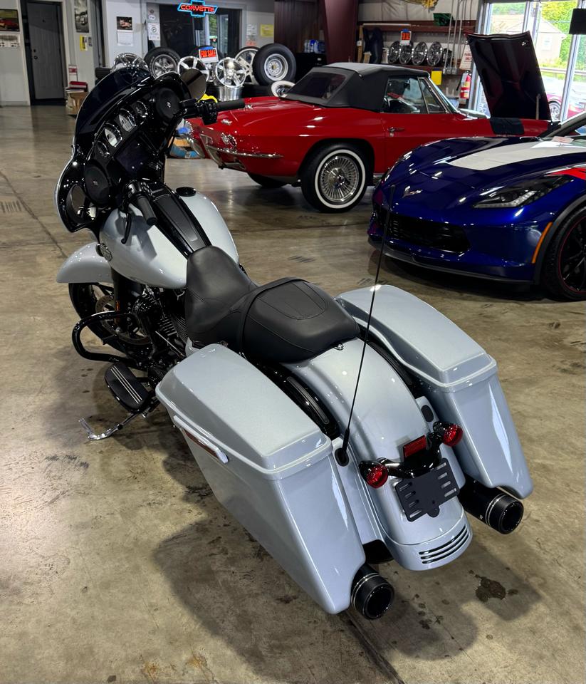 Harley-Davidson FLHXS  2023