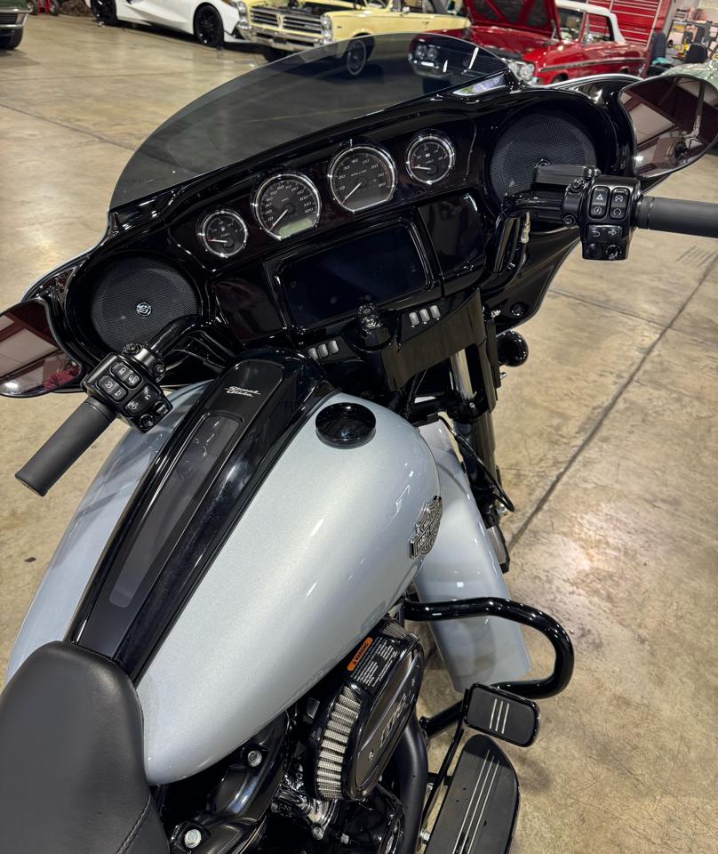 Harley-Davidson FLHXS  2023