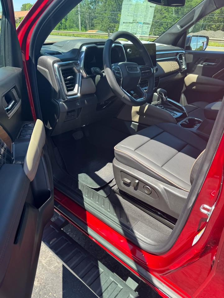 GMC Canyon Denali Crew Cab 4WD 2026