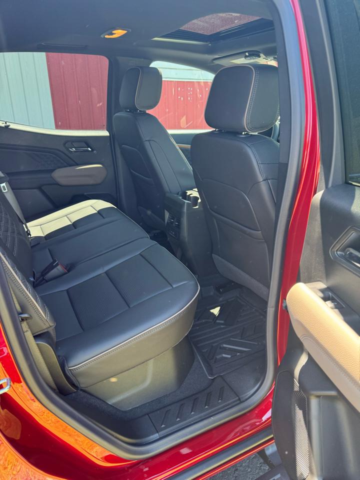 GMC Canyon Denali Crew Cab 4WD 2026