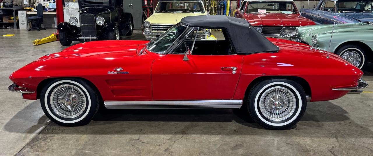 Chevrolet Corvette Stingray Convertible  1964