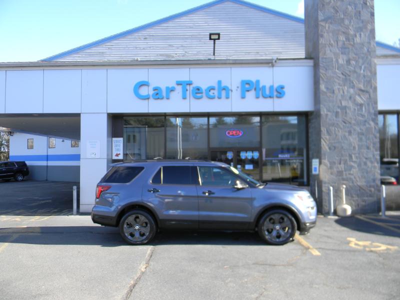 2018 Ford Explorer Sport photo 2