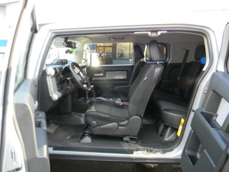 Toyota FJ Cruiser  2014