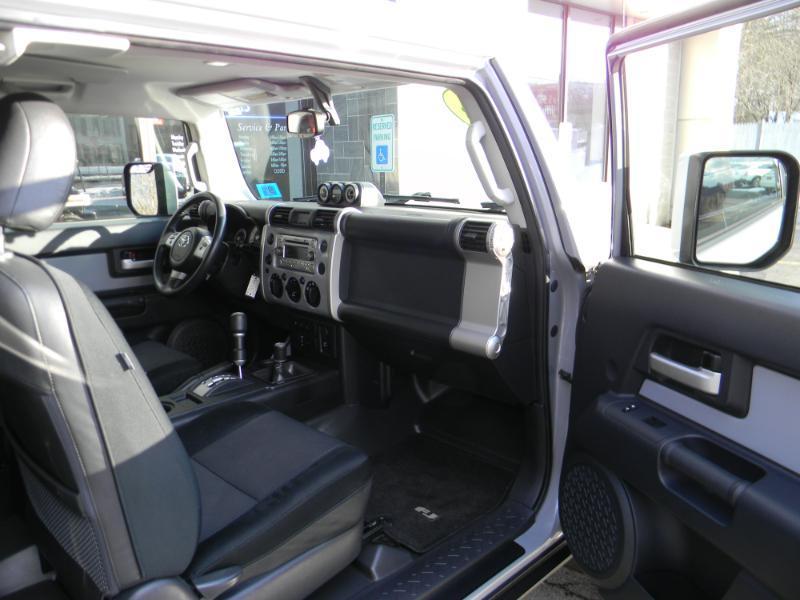 Toyota FJ Cruiser  2014