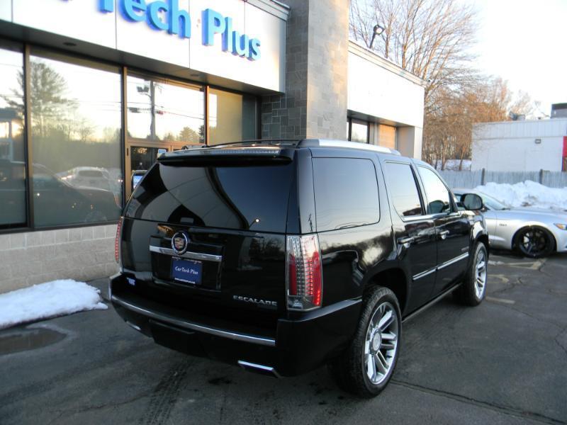 Cadillac Escalade  2014