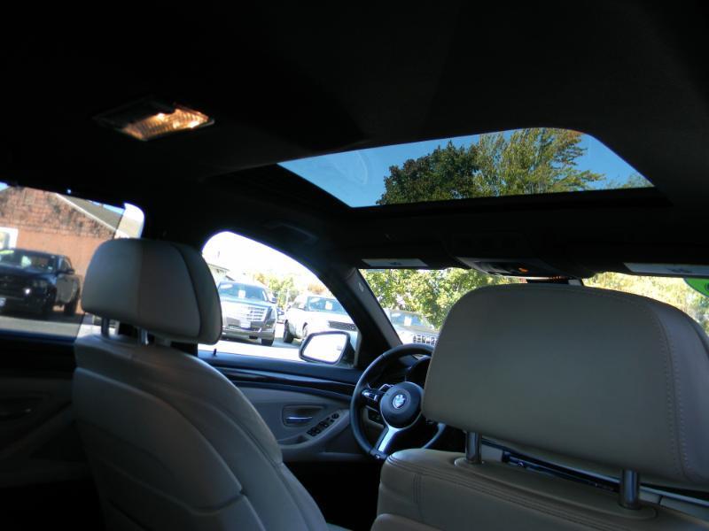 BMW 5-Series  2016