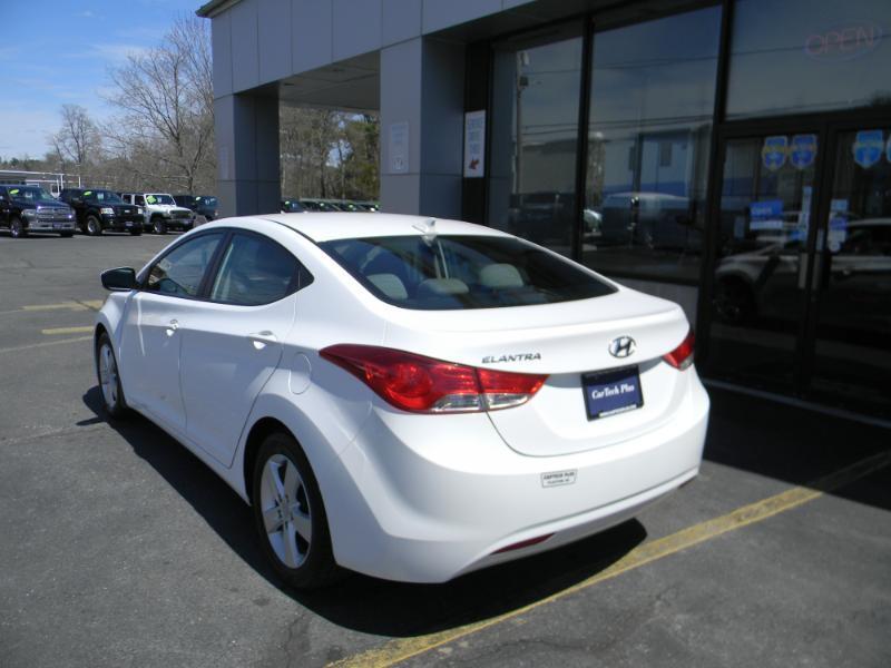 Hyundai Elantra  2013