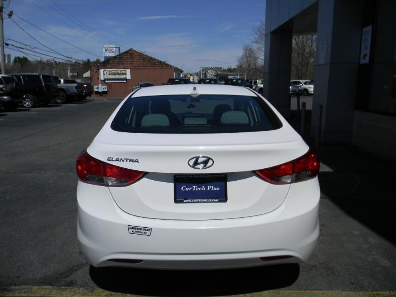 Hyundai Elantra  2013