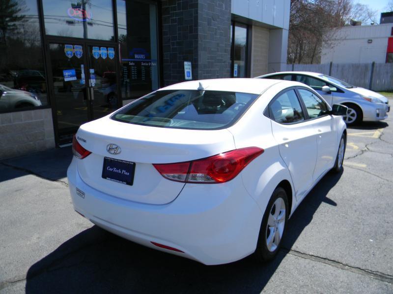 Hyundai Elantra  2013