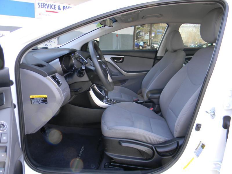 Hyundai Elantra  2013