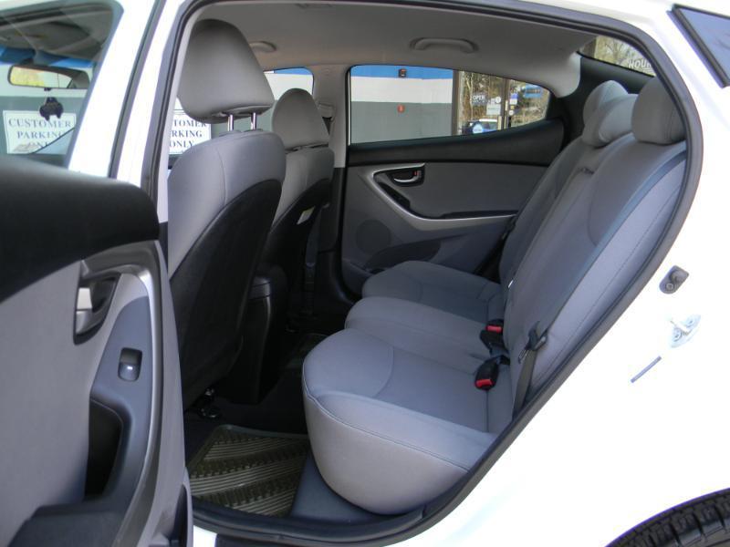 Hyundai Elantra  2013
