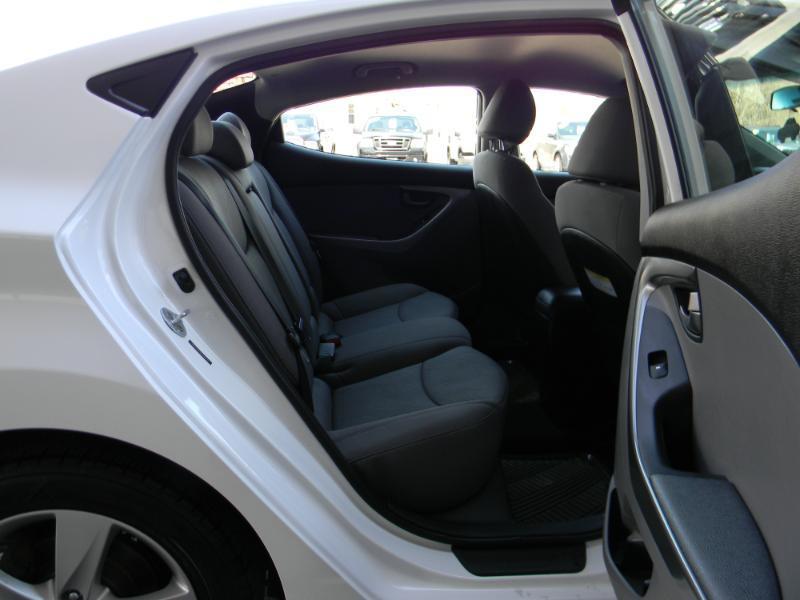 Hyundai Elantra  2013