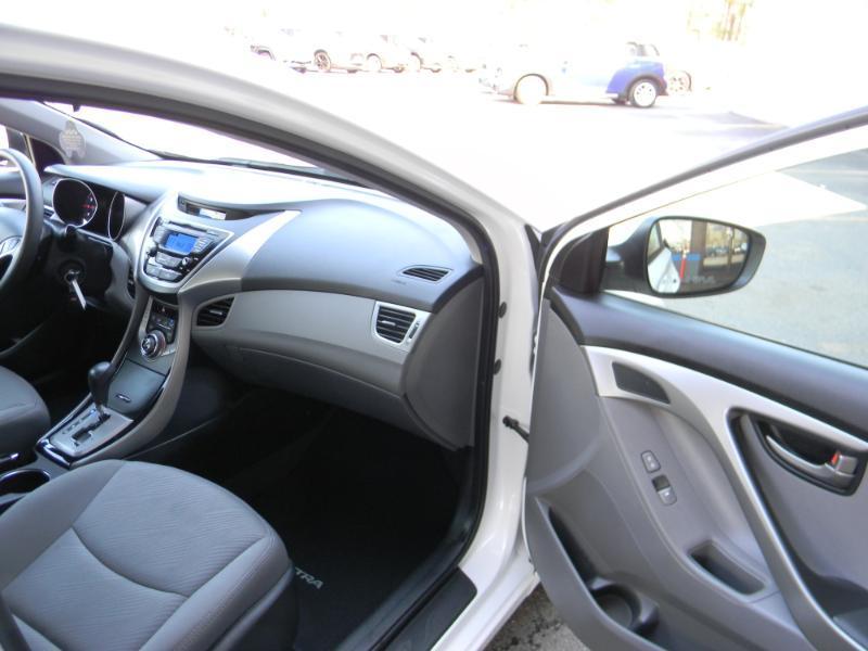 Hyundai Elantra  2013