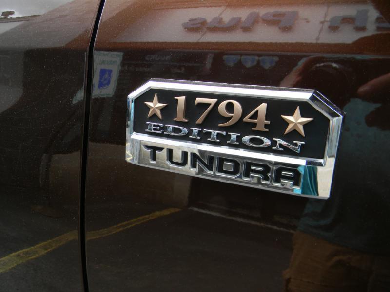 Toyota Tundra  2016