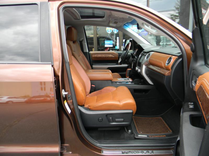 Toyota Tundra  2016