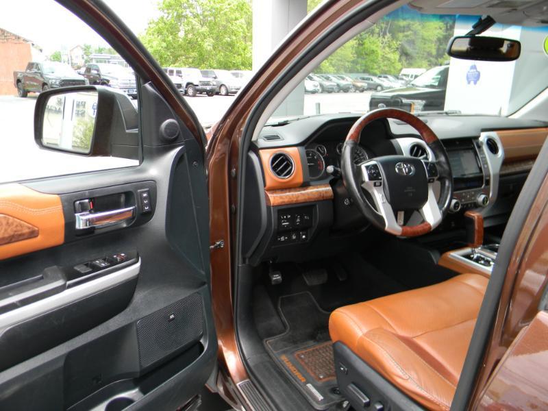 Toyota Tundra  2016