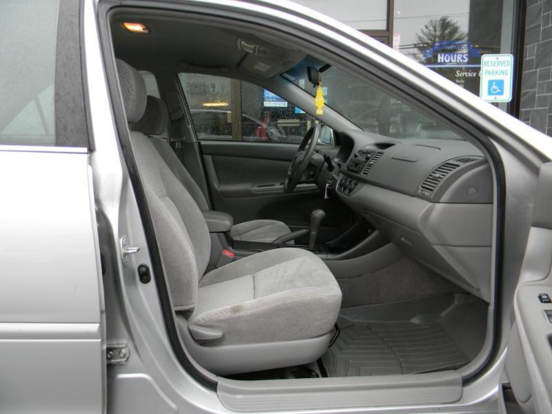 Toyota Camry  2004