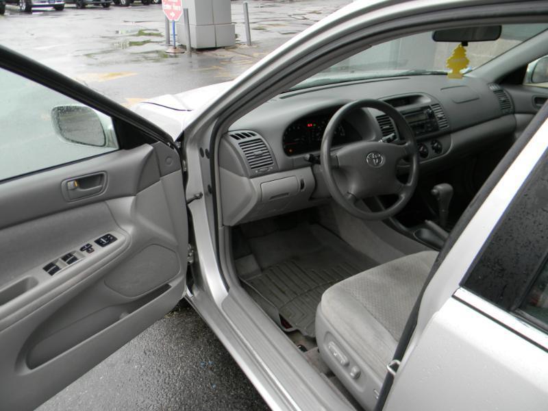Toyota Camry  2004
