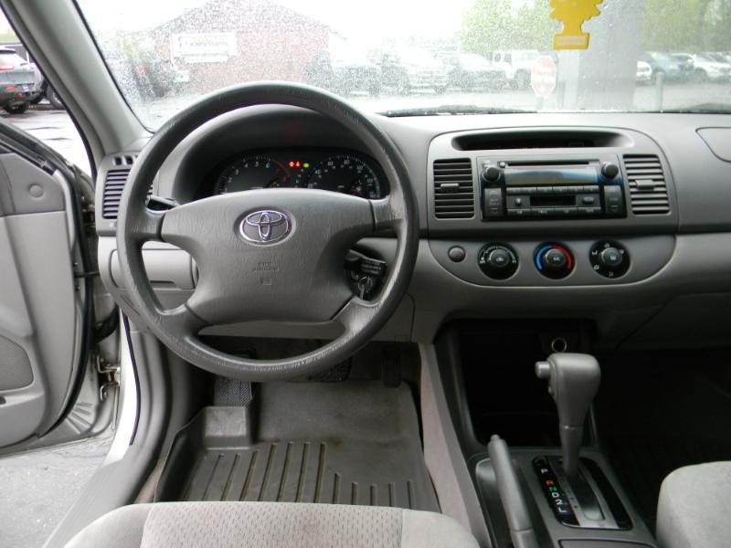 Toyota Camry  2004