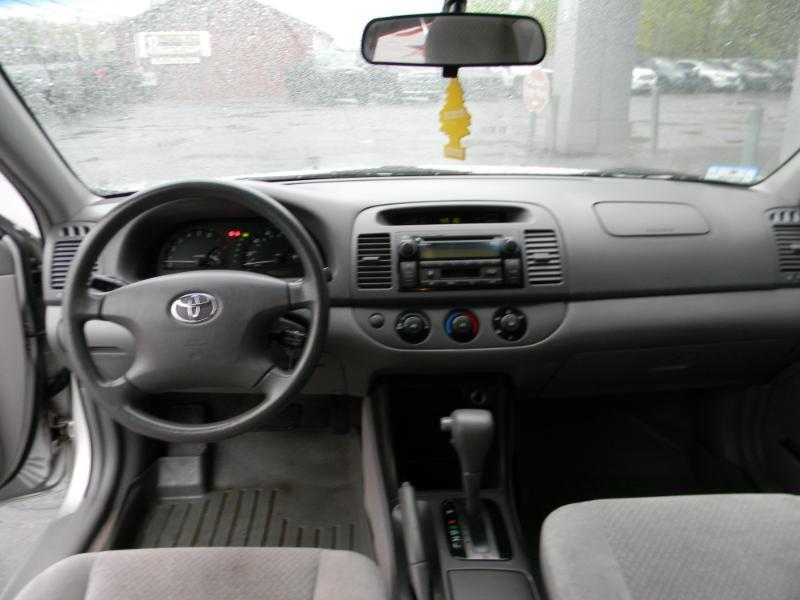 Toyota Camry  2004