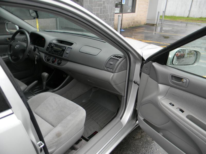 Toyota Camry  2004