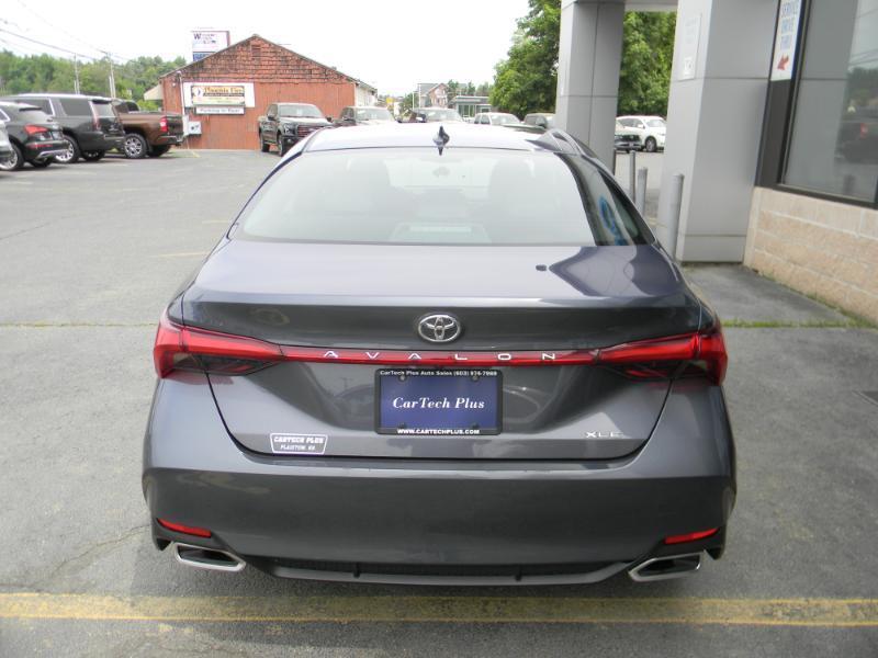 Toyota Avalon  2019