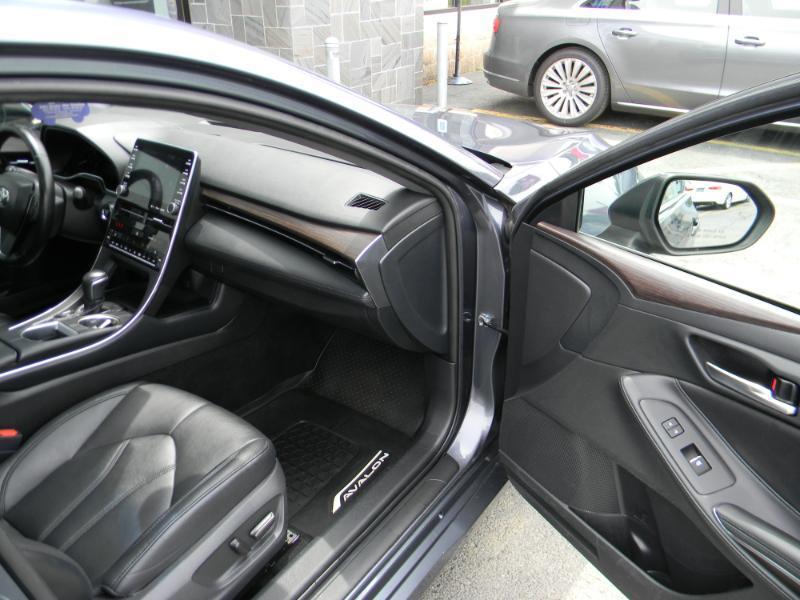 Toyota Avalon  2019