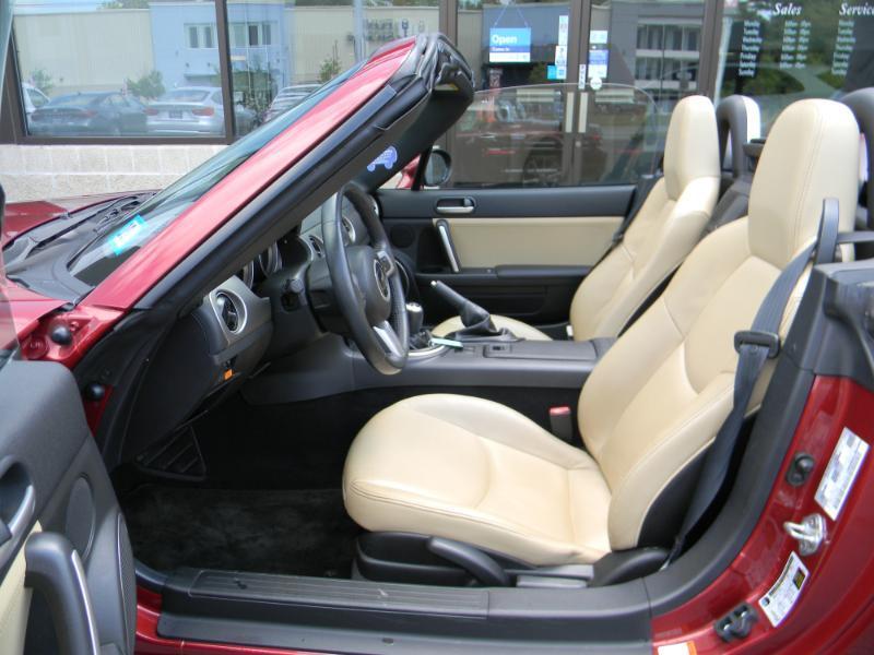 Mazda MX-5 Miata  2010
