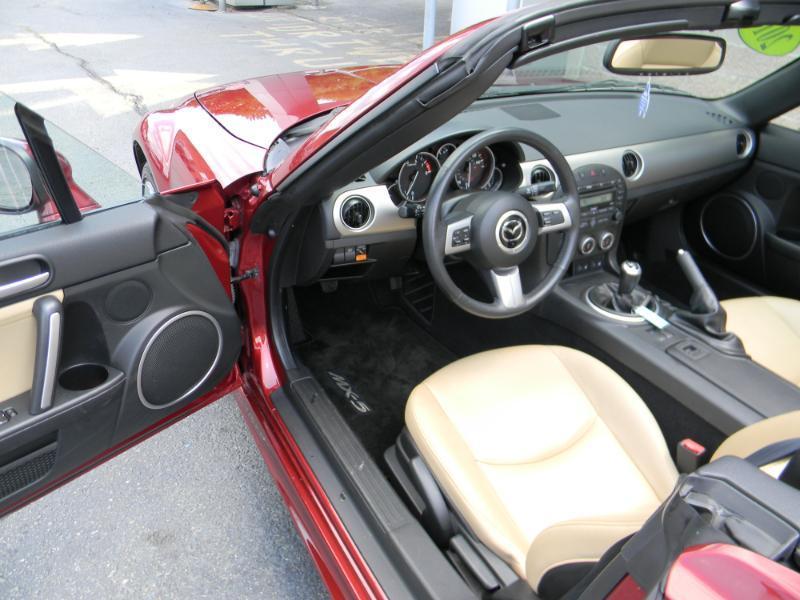 Mazda MX-5 Miata  2010