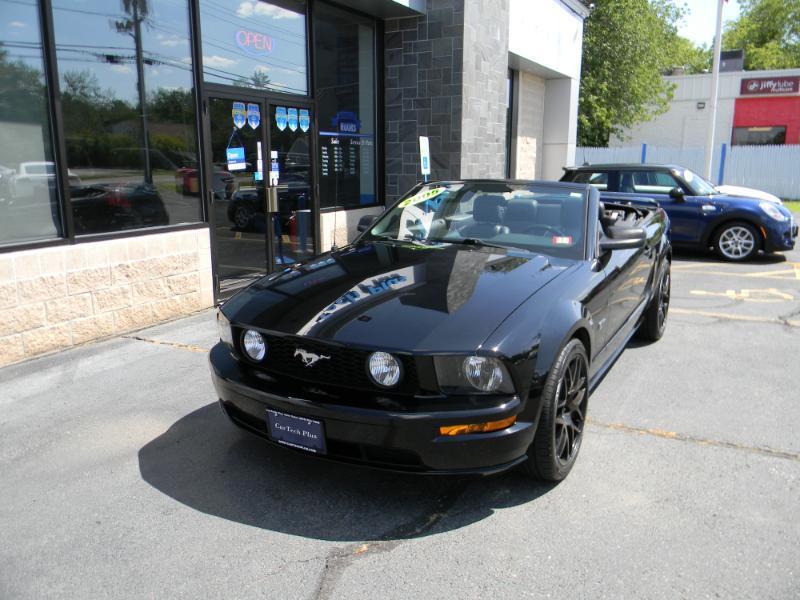Ford Mustang  2005
