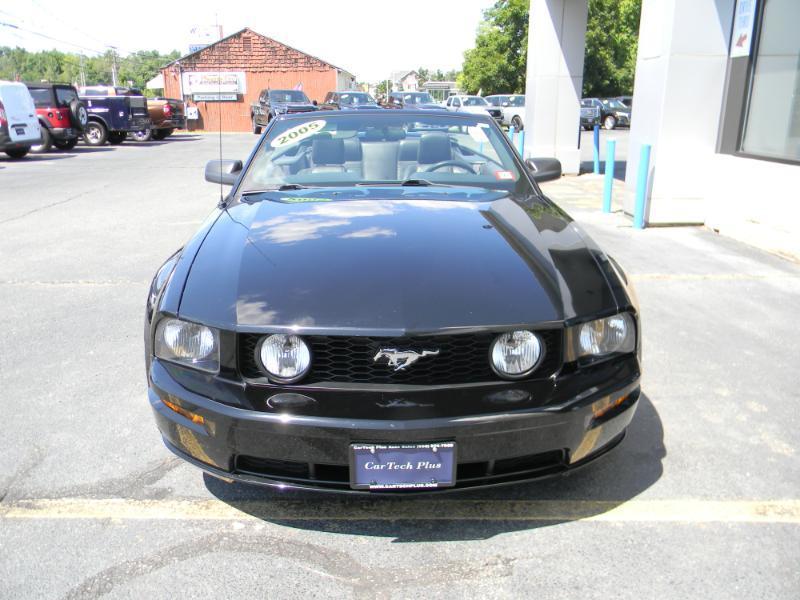 Ford Mustang  2005