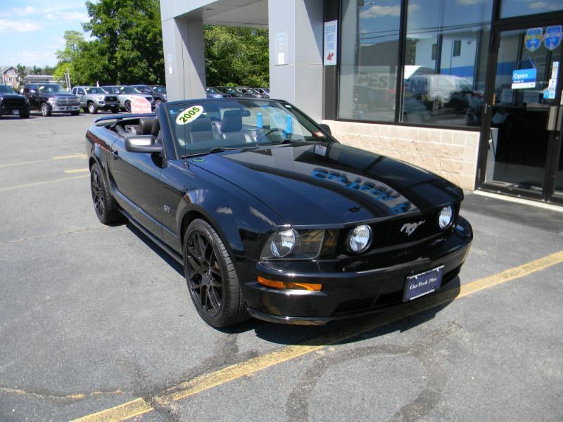 Ford Mustang  2005