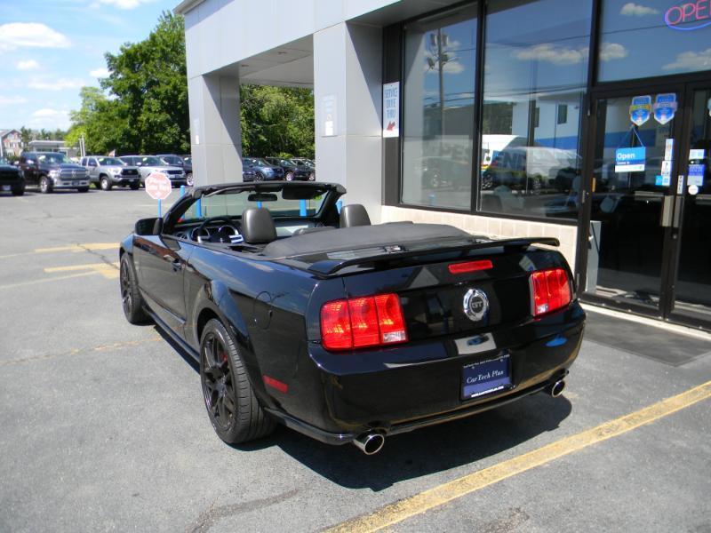 Ford Mustang  2005
