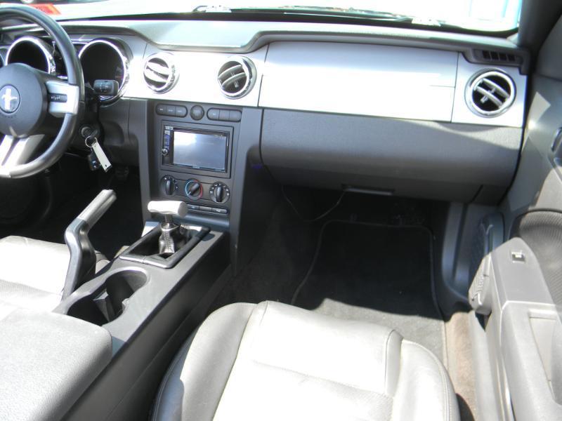 Ford Mustang  2005