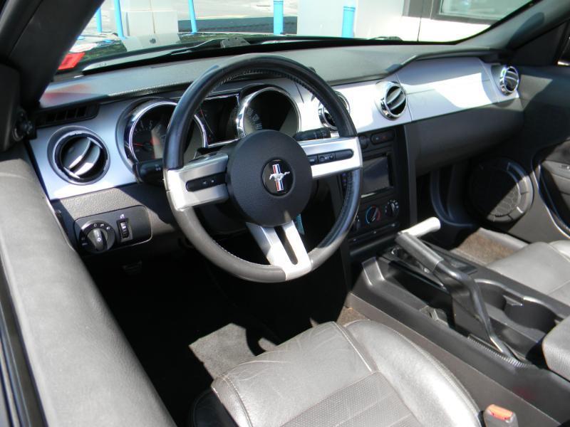 Ford Mustang  2005