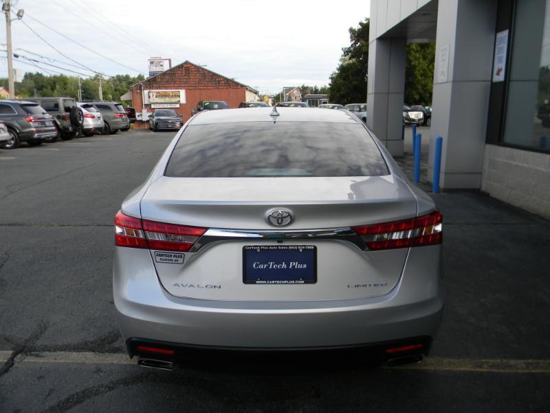 Toyota Avalon  2013