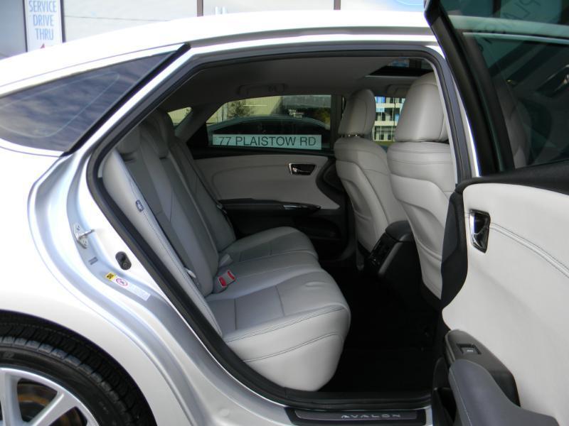 Toyota Avalon  2013