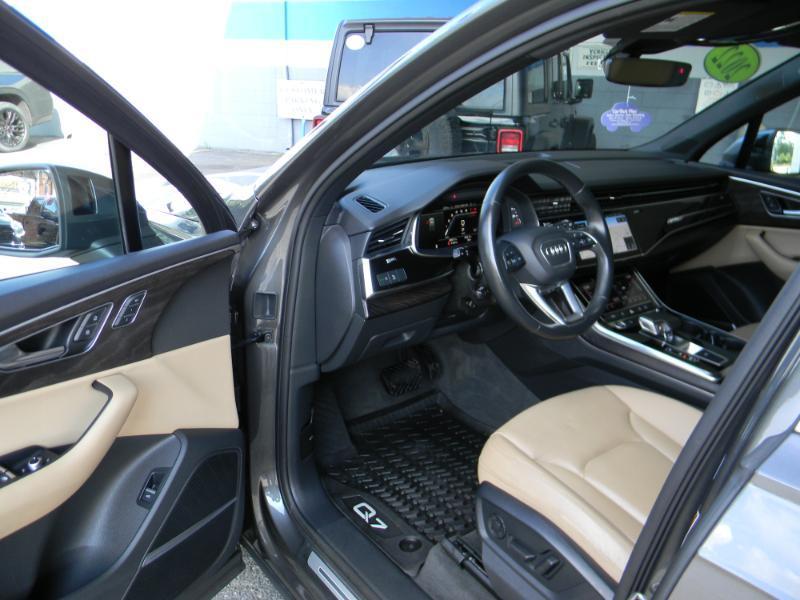Audi Q7  2022