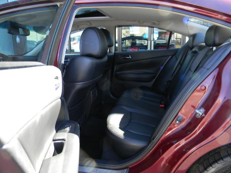 Nissan Maxima  2012