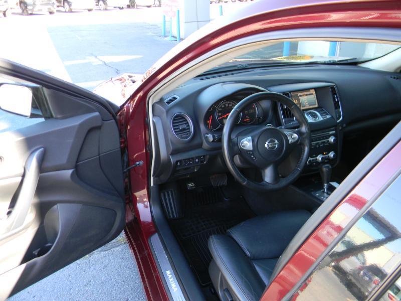 Nissan Maxima  2012