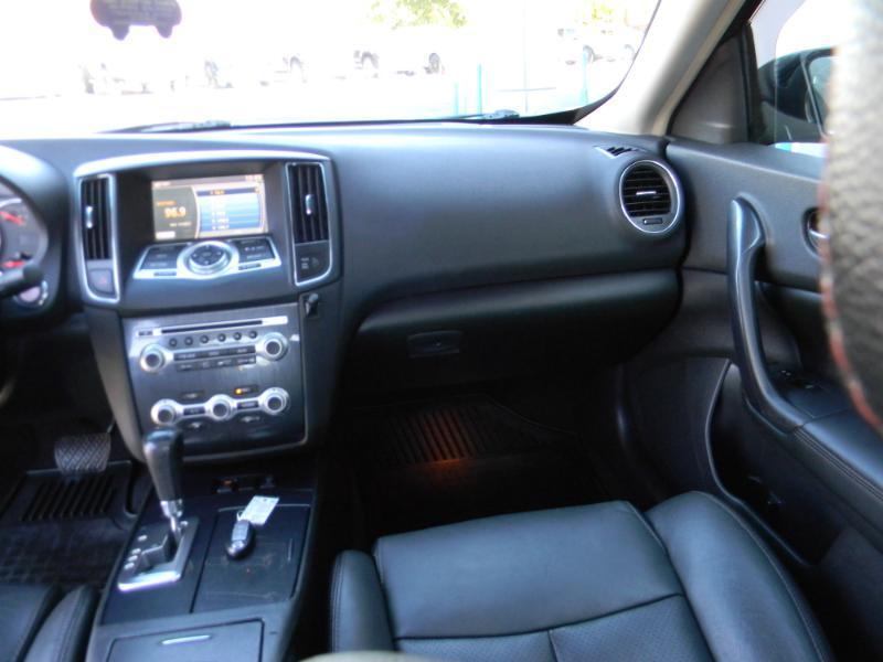 Nissan Maxima  2012
