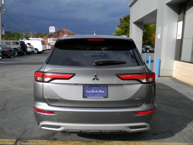 Mitsubishi Outlander  2022
