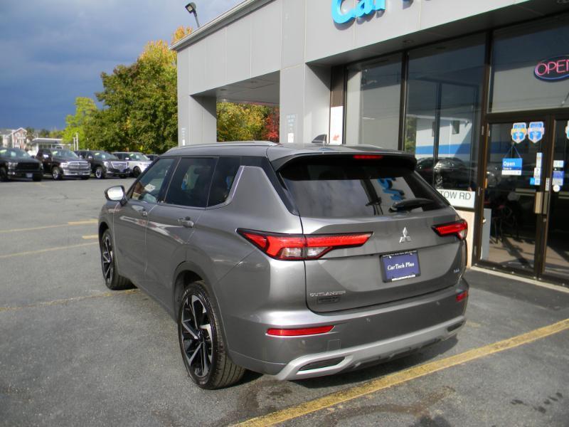 Mitsubishi Outlander  2022