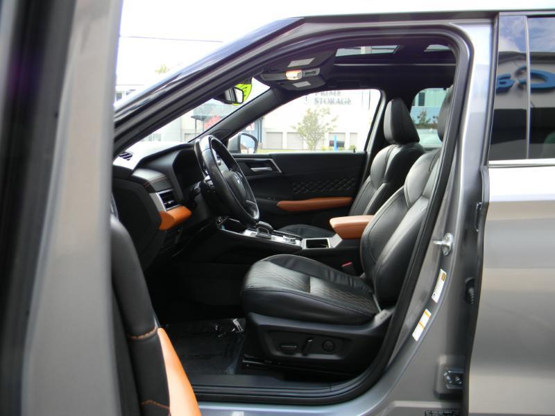 Mitsubishi Outlander  2022