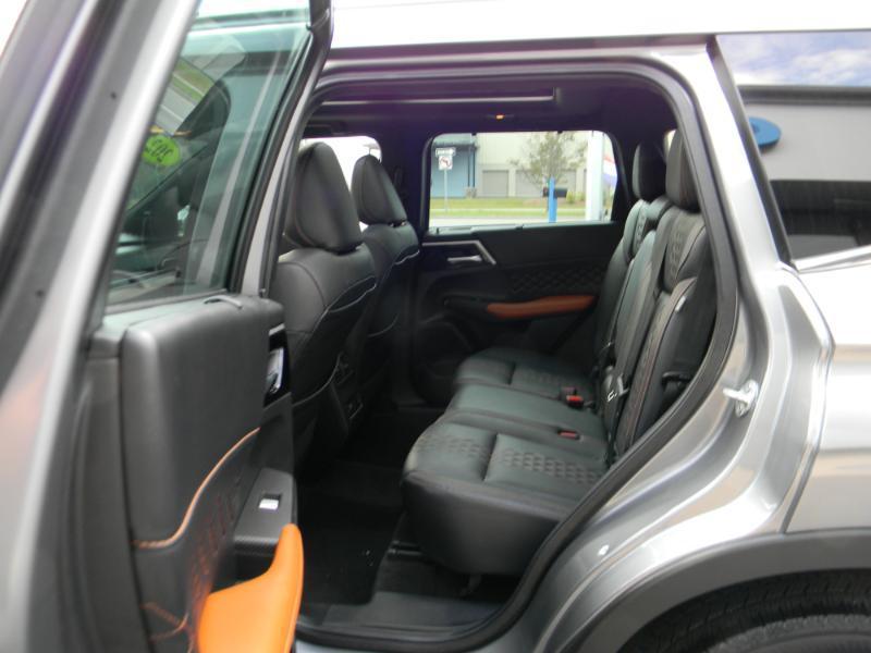 Mitsubishi Outlander  2022