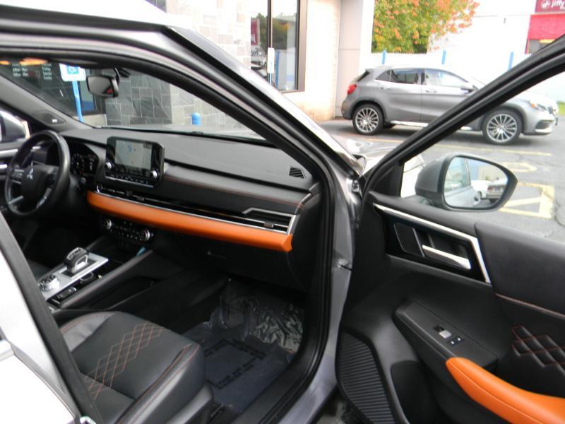 Mitsubishi Outlander  2022