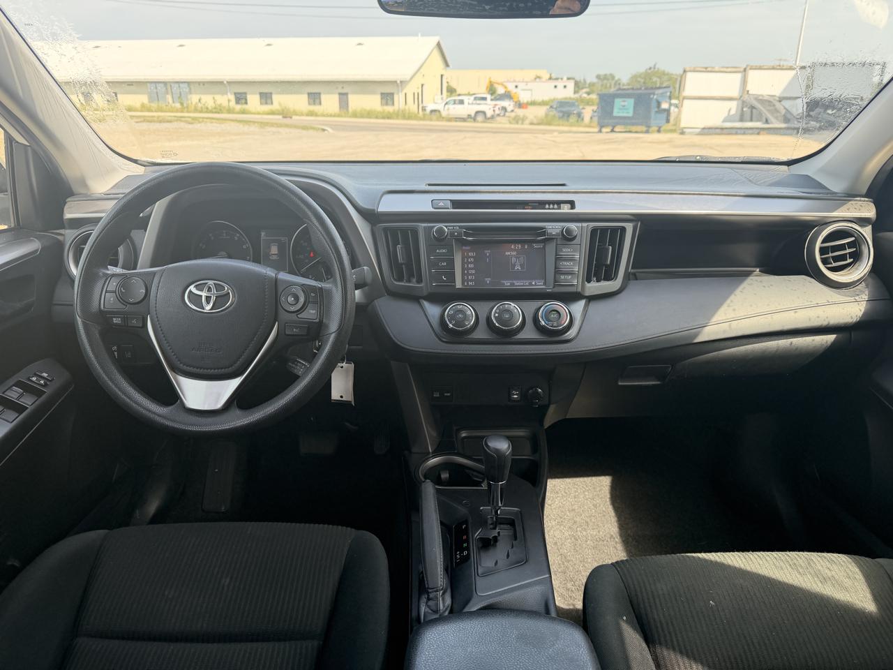 Toyota RAV4 LE AWD 2018