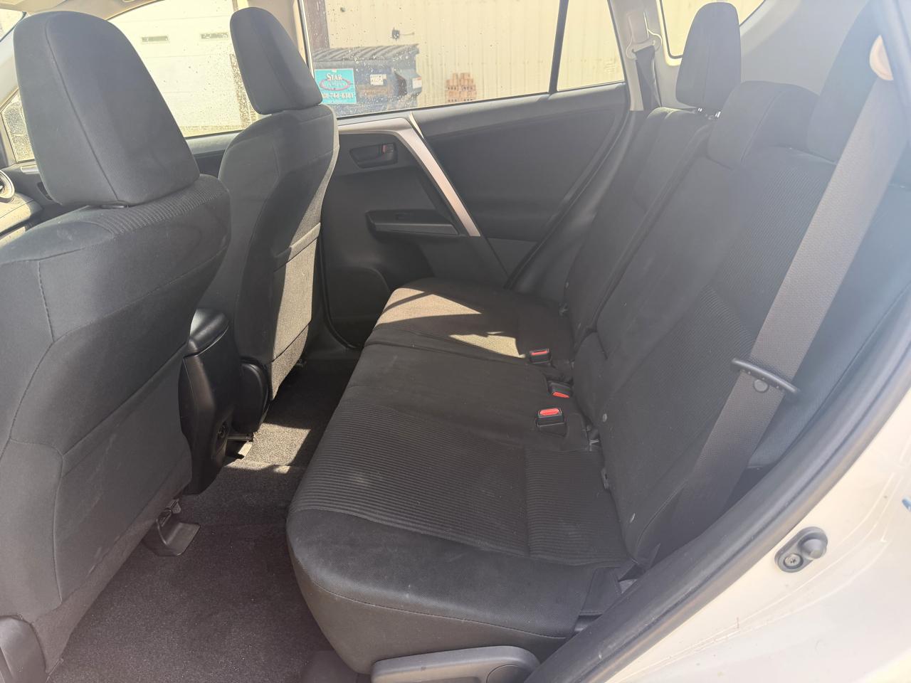 Toyota RAV4 LE AWD 2018